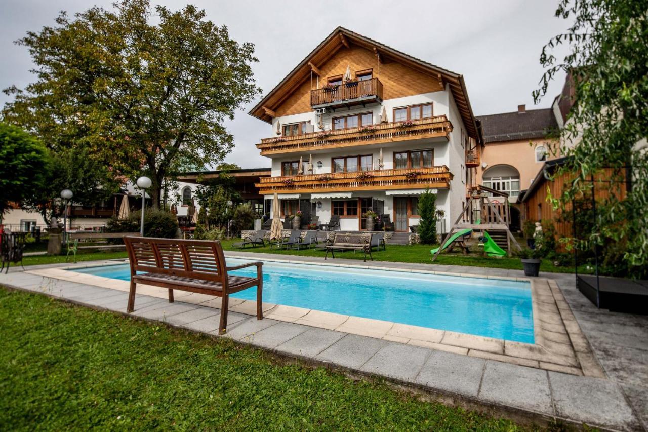 Windorf  Landgasthof Moser & Restaurant Bootshaus מראה חיצוני תמונה