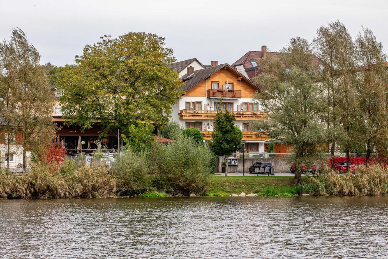 Windorf  Landgasthof Moser & Restaurant Bootshaus מראה חיצוני תמונה