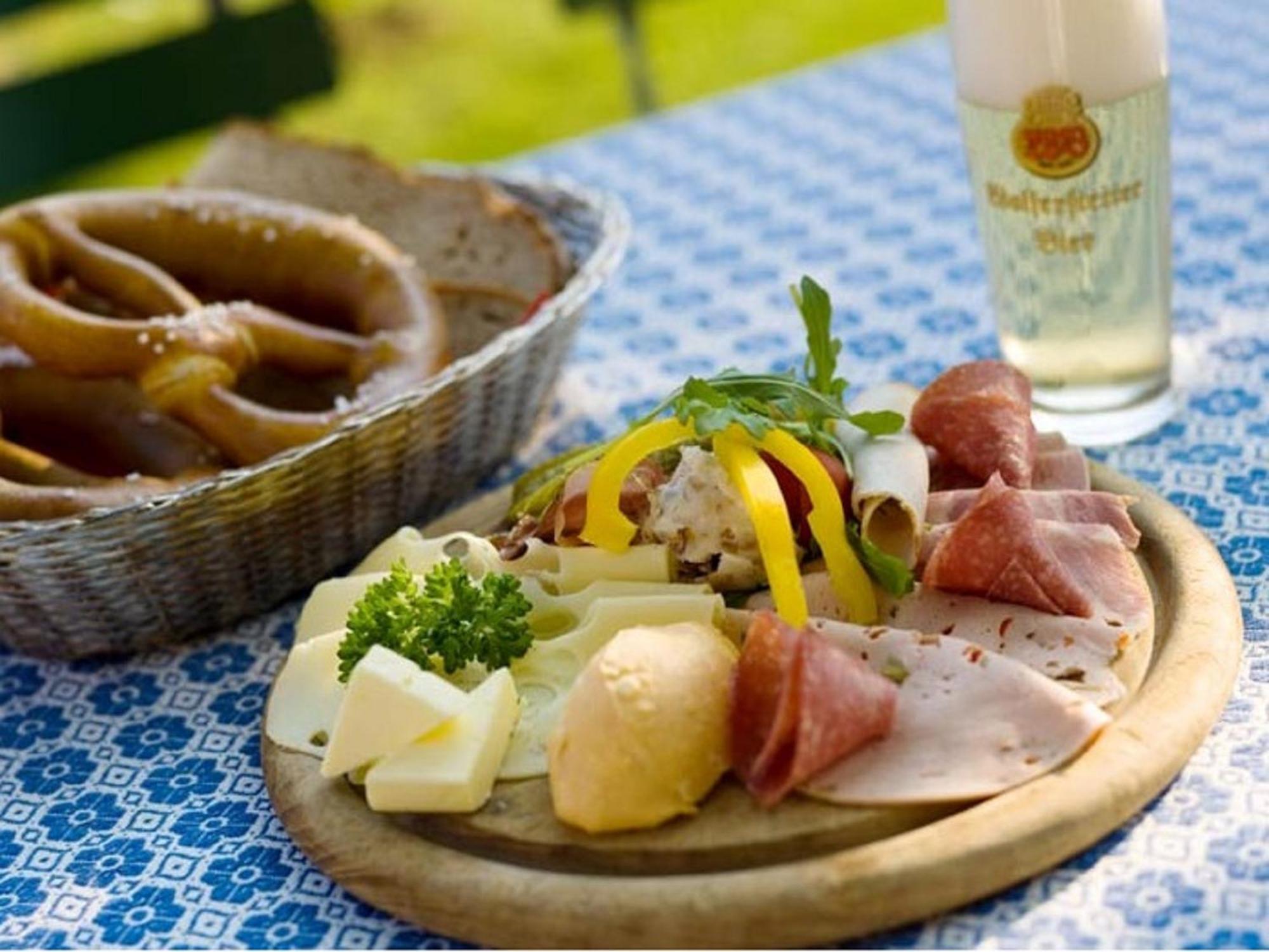 Windorf  Landgasthof Moser & Restaurant Bootshaus מראה חיצוני תמונה