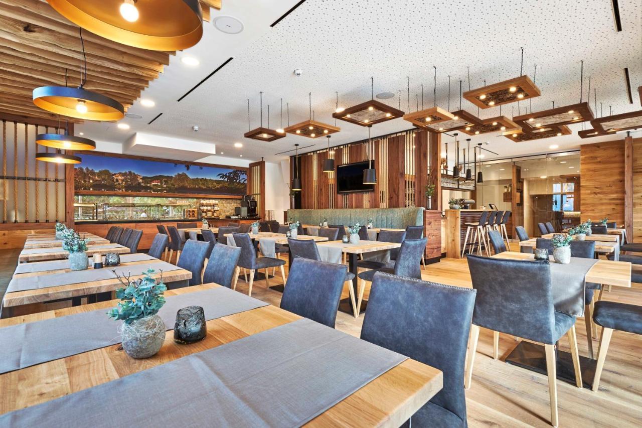 Windorf  Landgasthof Moser & Restaurant Bootshaus מראה חיצוני תמונה