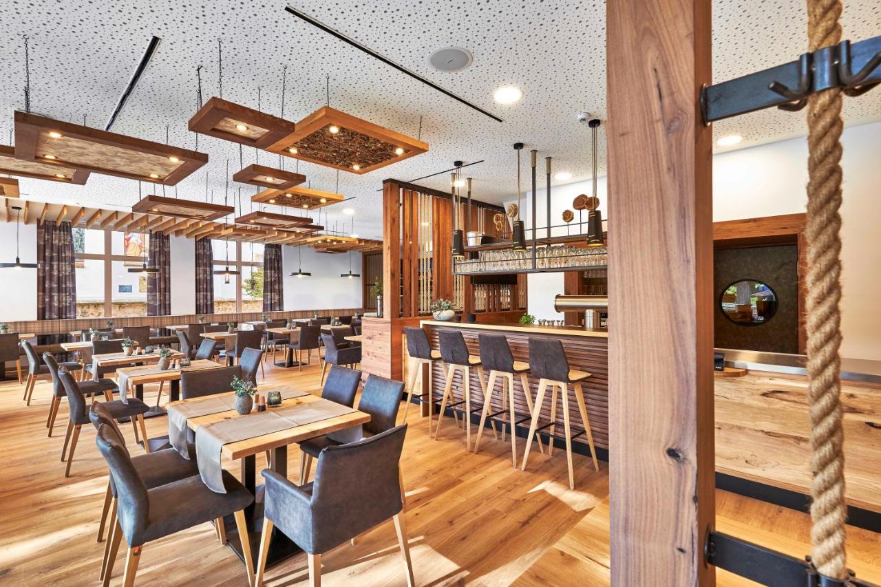 Windorf  Landgasthof Moser & Restaurant Bootshaus מראה חיצוני תמונה